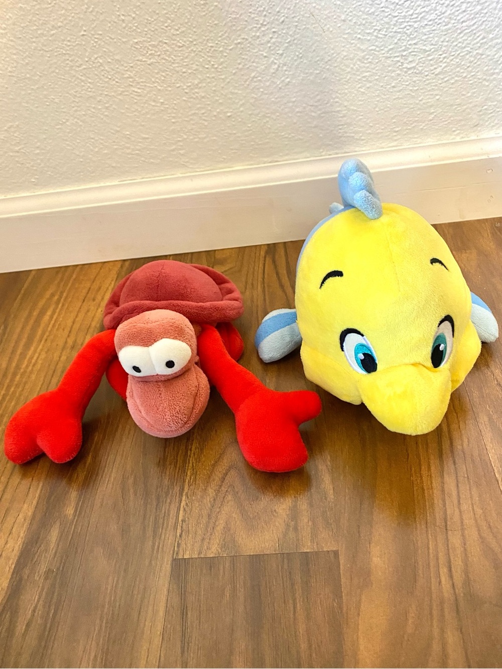 DISNEY brand Sebastian & flounder